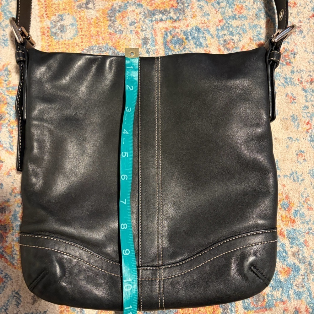 Coach soho slim black leather crossbody bag with contrast stitching - Picture 10 of 10